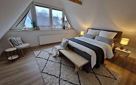 Voll ausgestattetes 2 Zimmer Apartment Sanssouci